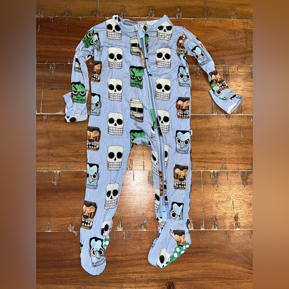 Bums & Roses 5 sleepers - Picture 4 of 11